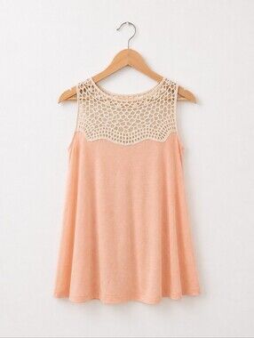 4/$15🟢•True Freedom Peach Sleeveless Top with Crochet Detail
